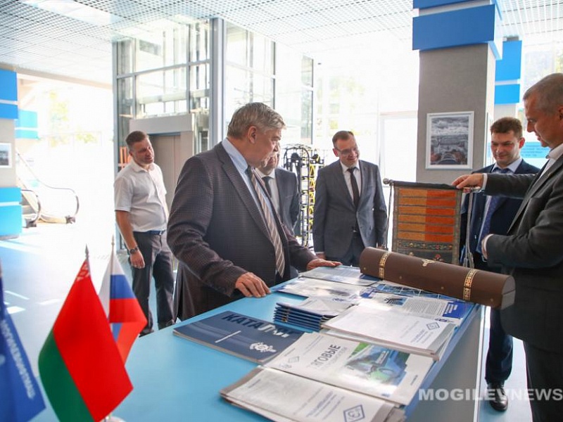 Чрезвычайный и Полномочный Посол Российской Федерации в Республике Беларусь Евгений Лукьянов посетил с рабочей поездкой ОАО «Могилевлифтмаш»